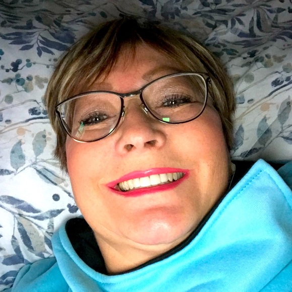 Meet your Posher, Bonny - Picture 1 of 2